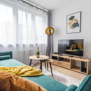uroczy-apartament-2-pokoje-10-min-do-morza.gdanskhotel.org/